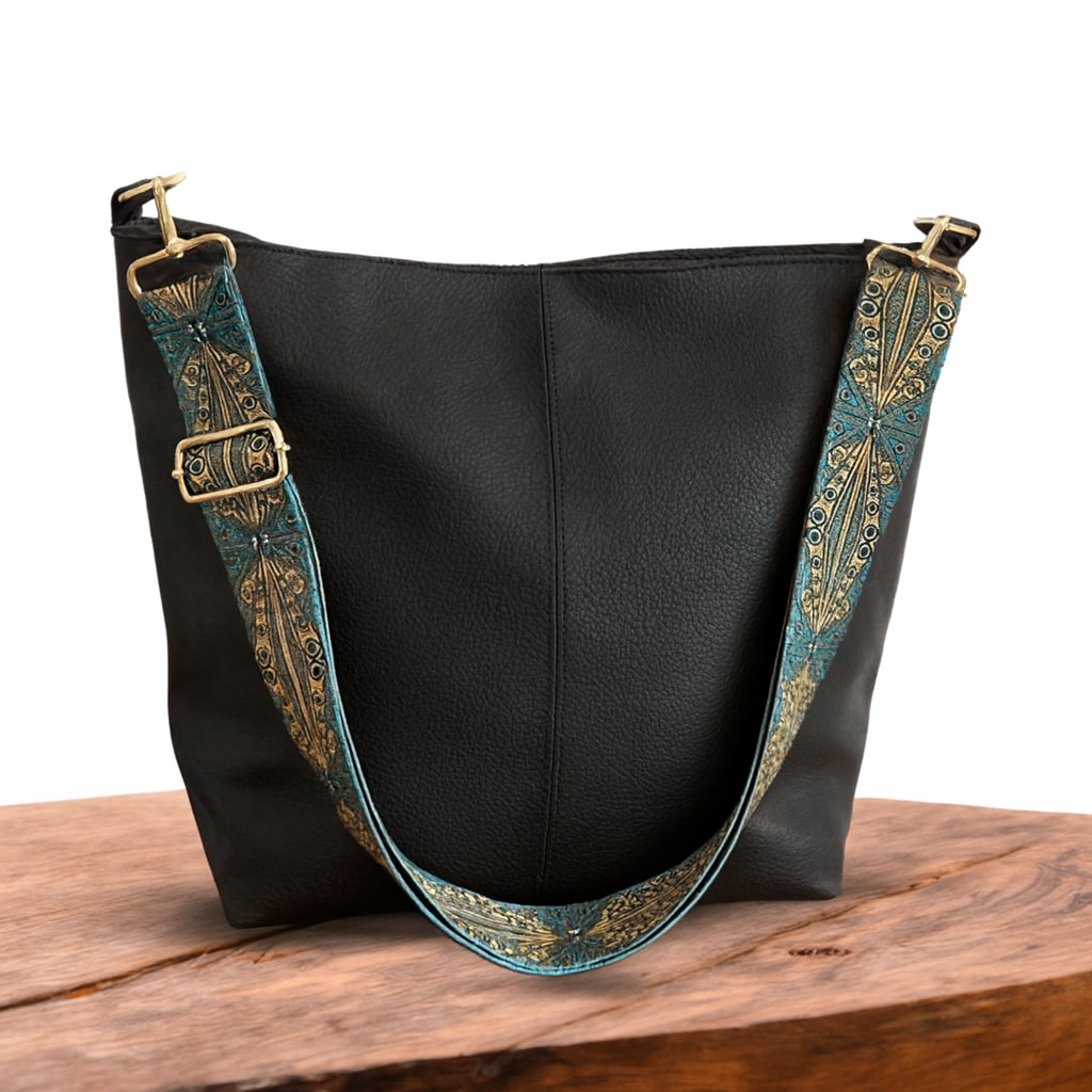 Chelsey’s Vintage Charm | Leather Shoulder Bag